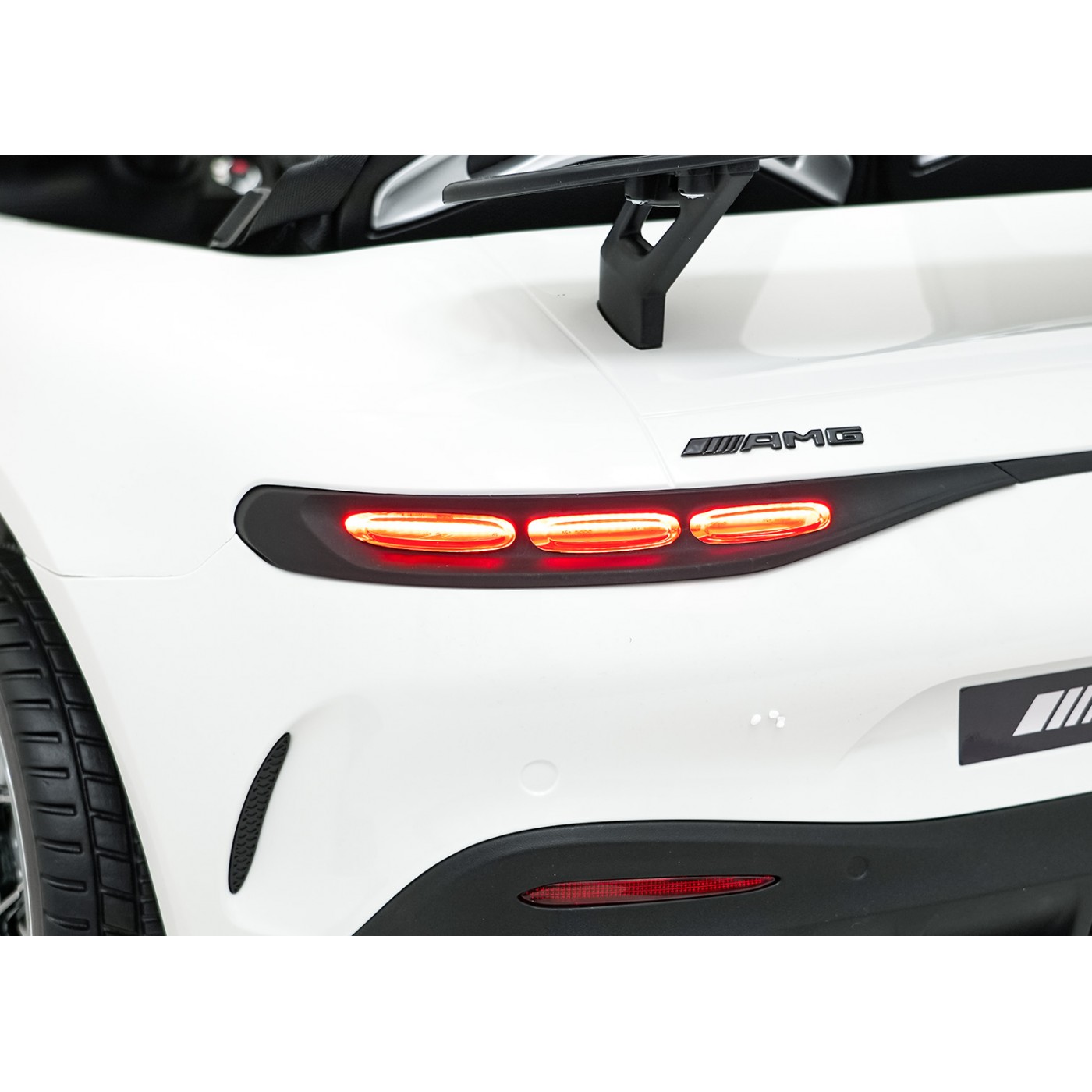 Vehicle Mercedes Benz GT63 AMG White