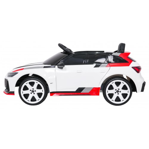 Vehicle Audi RS6 Avant GT White