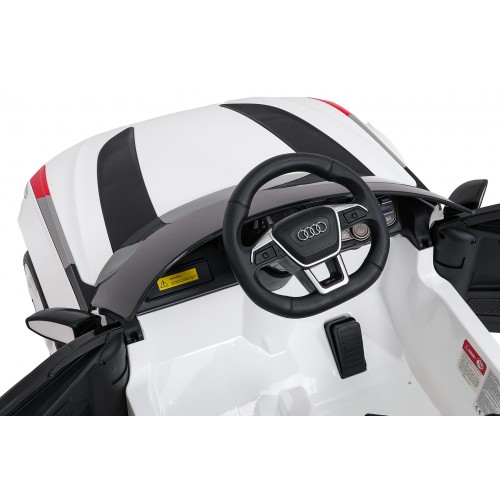 Vehicle Audi RS6 Avant GT White