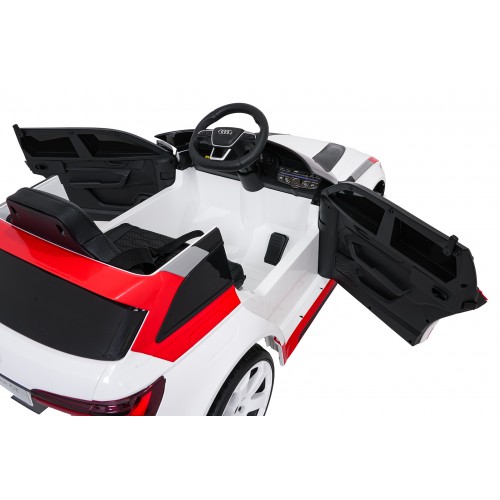 Vehicle Audi RS6 Avant GT White