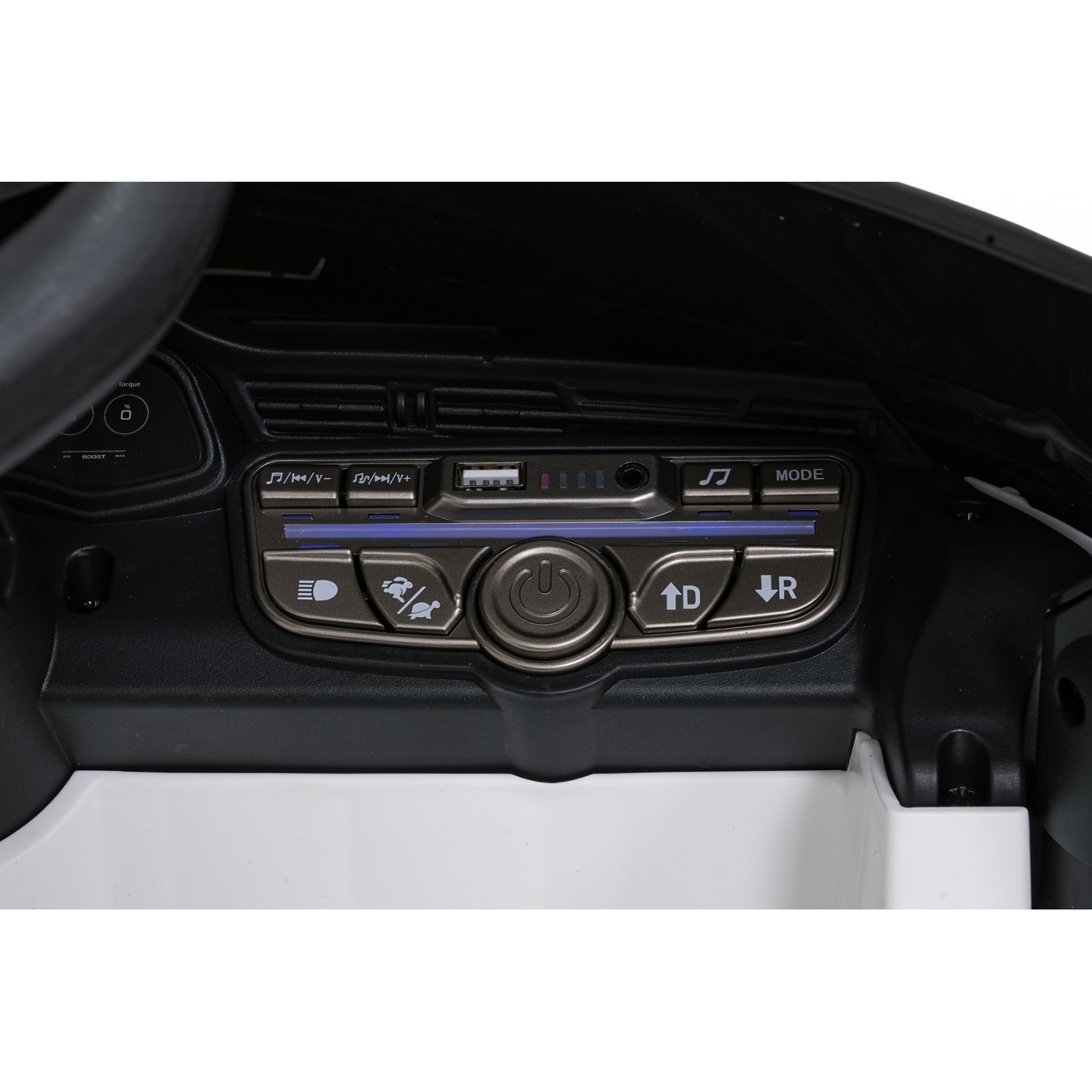 Vehicle Audi RS6 Avant GT White