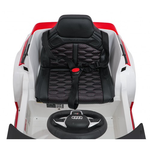 Vehicle Audi RS6 Avant GT White