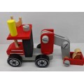 Turnable wooden crane Red + accessories