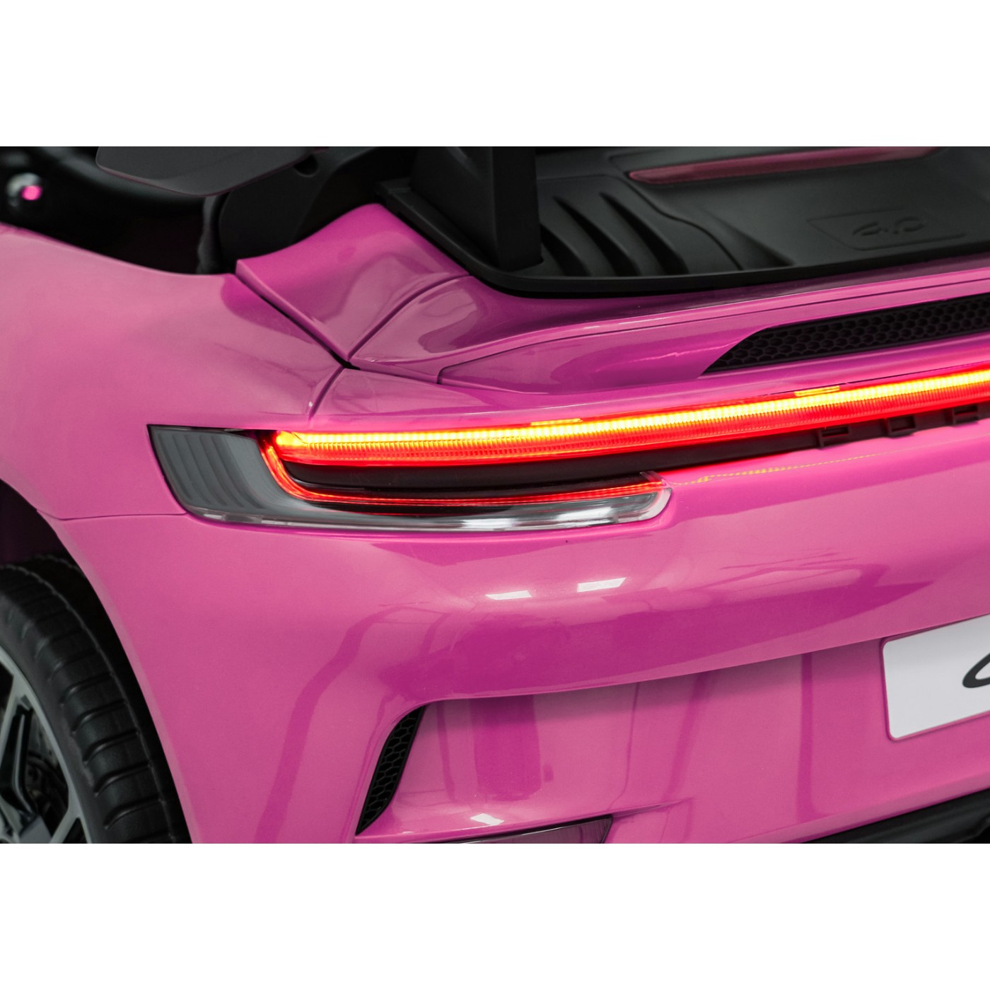 Vehicle Porsche 911 GT3 Pink MP4