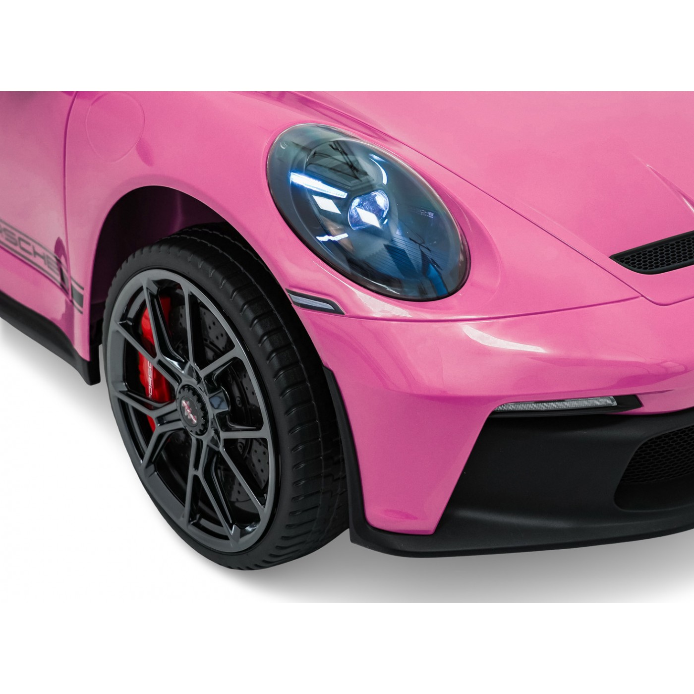Vehicle Porsche 911 GT 3 STRONG Pink