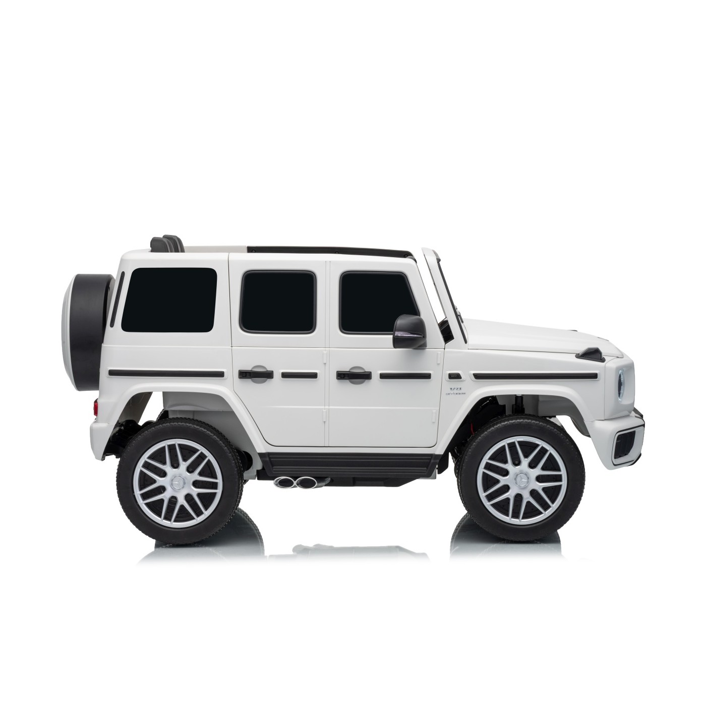 Mercedes G63 AMG White Vehicle