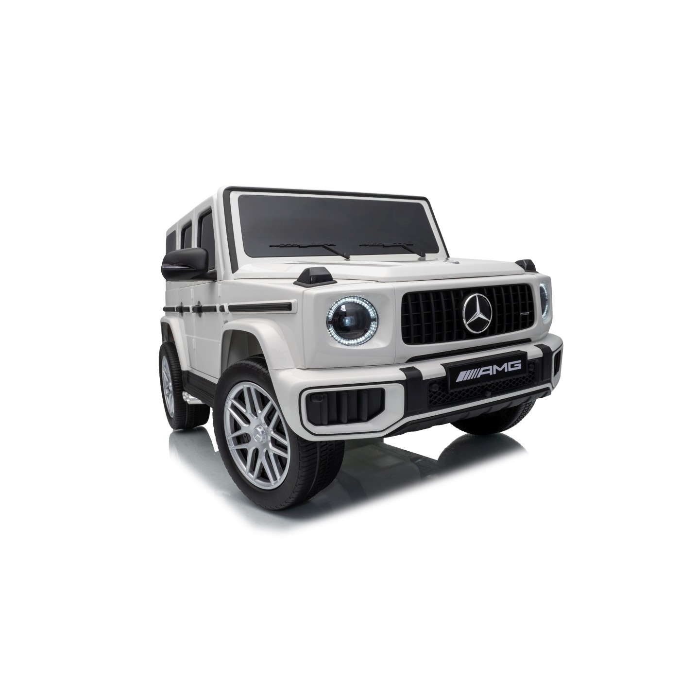 Mercedes G63 AMG White Vehicle