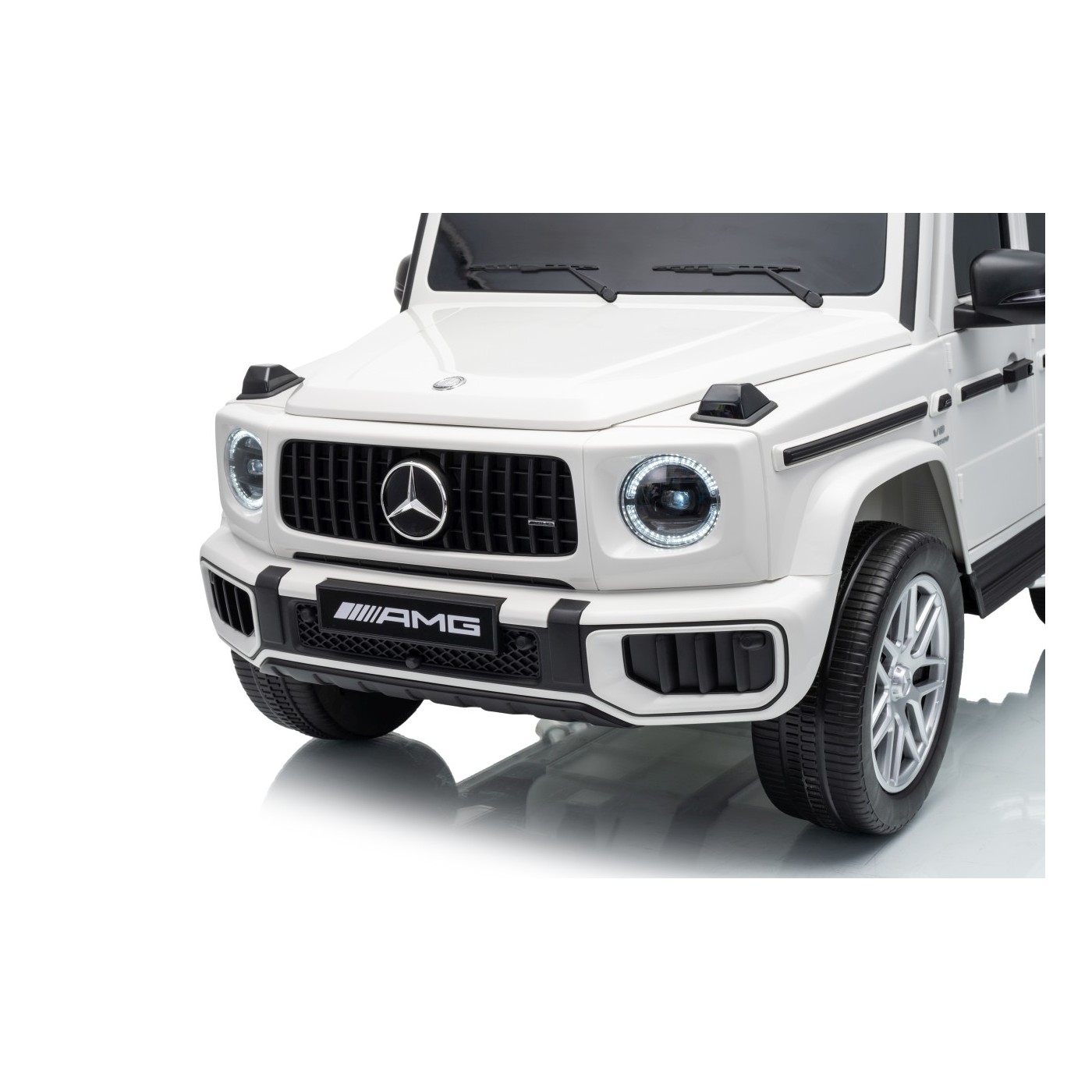 Mercedes G63 AMG White Vehicle