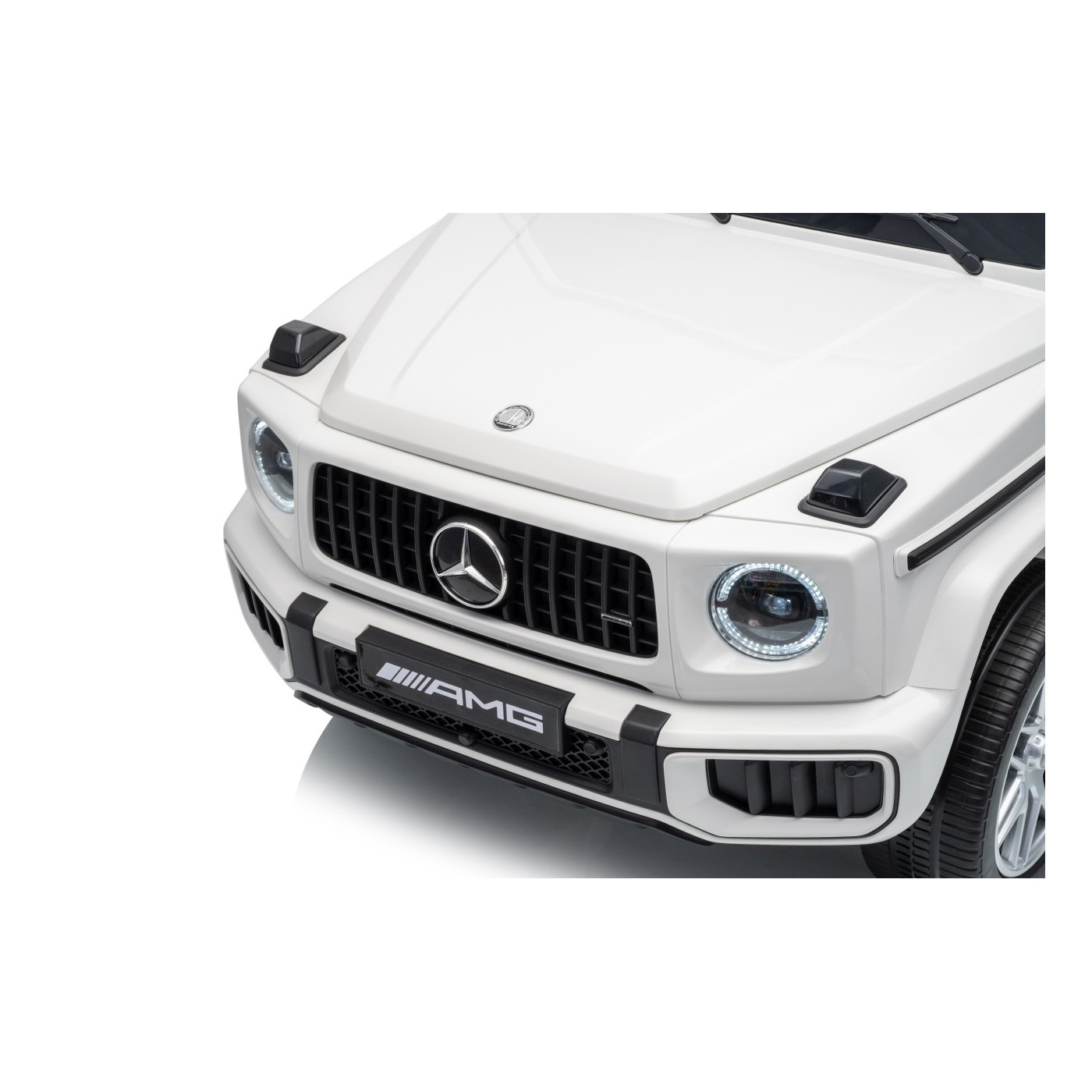 Mercedes G63 AMG White Vehicle
