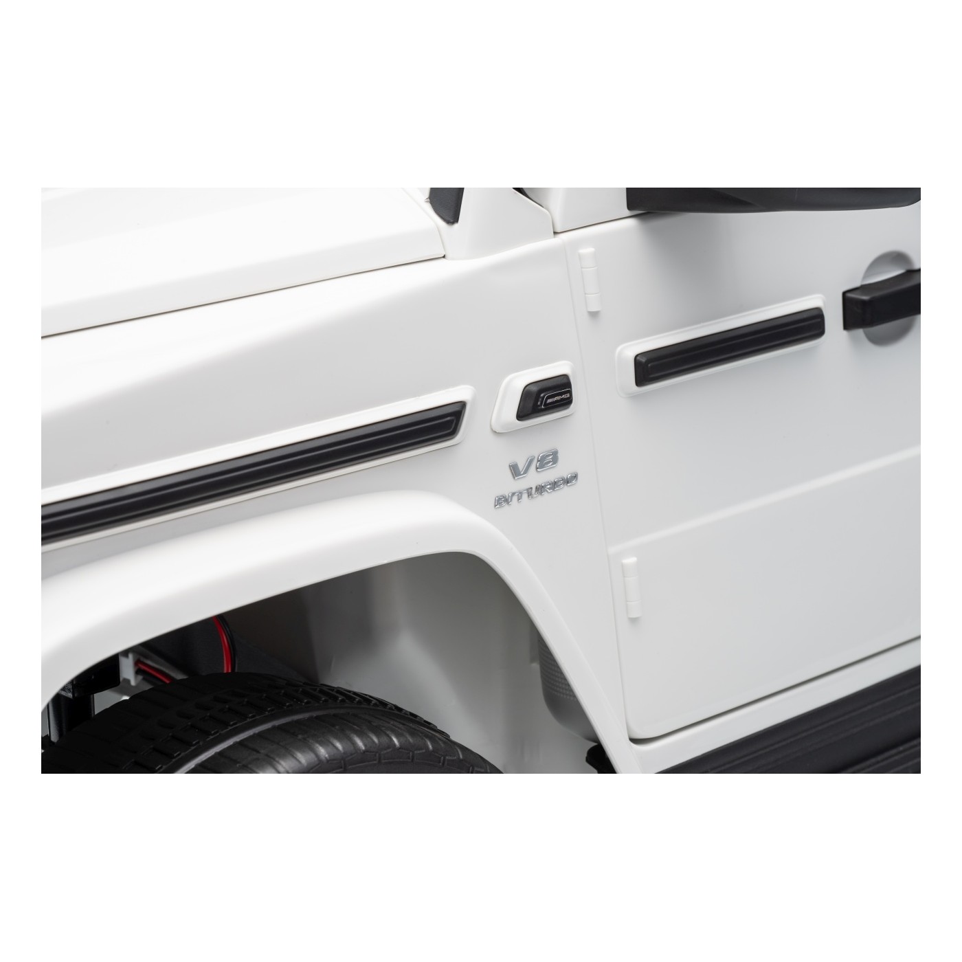 Mercedes G63 AMG White Vehicle