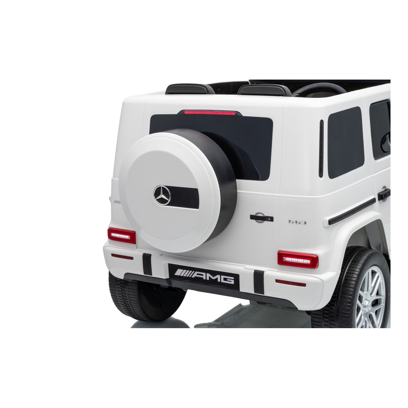 Mercedes G63 AMG White Vehicle