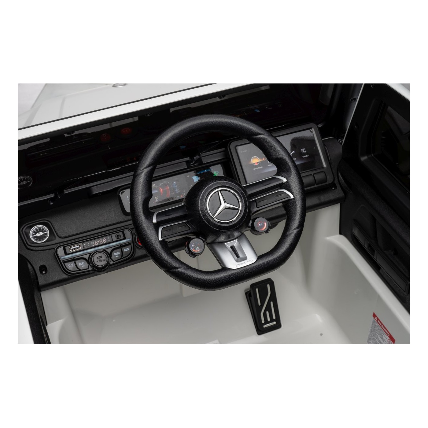 Mercedes G63 AMG White Vehicle