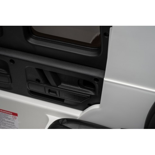 Mercedes G63 AMG White Vehicle