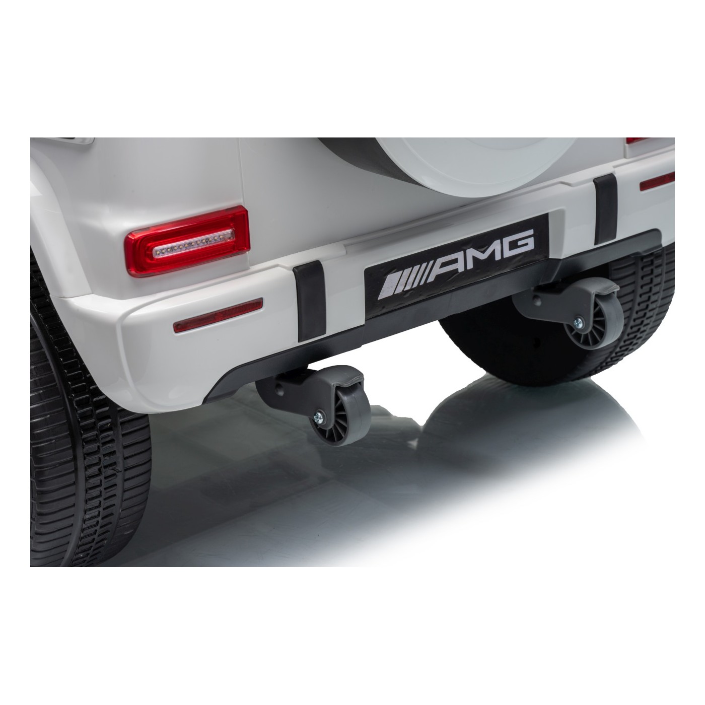 Mercedes G63 AMG White Vehicle