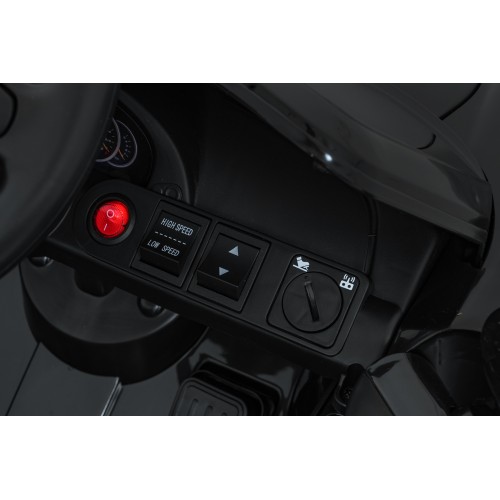 Vehicle Porsche 911 Carrera Black