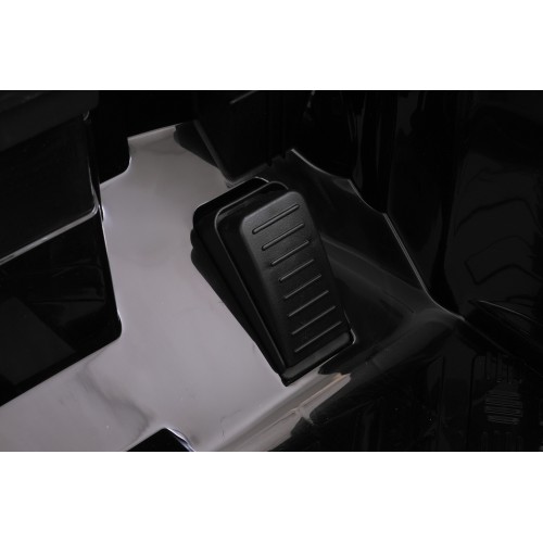 Land Rover Defender Black