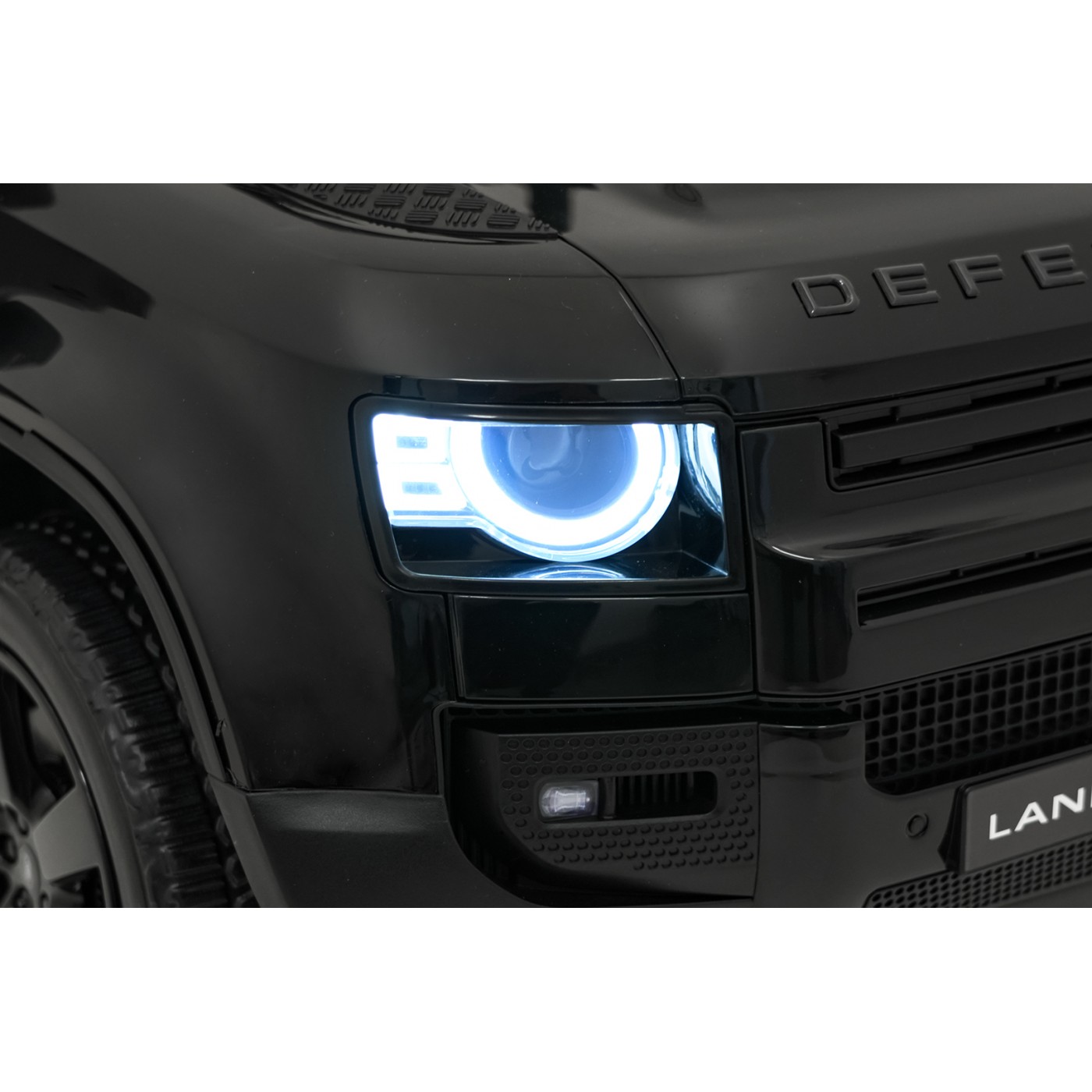 Land Rover Defender Black