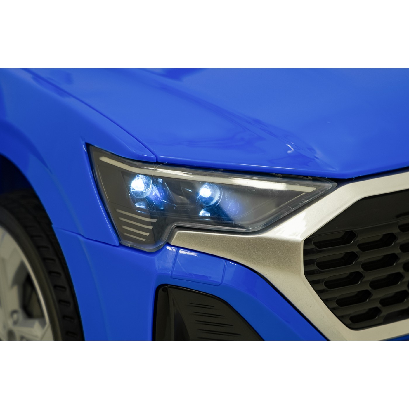 Audi SQ8 Blue Vehicle