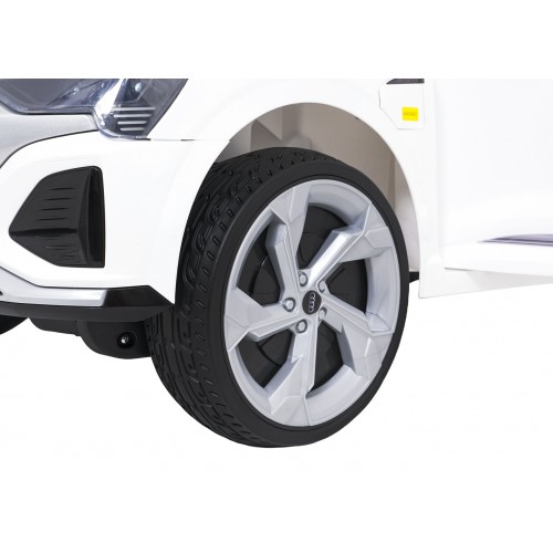 Audi SQ8 White Vehicle