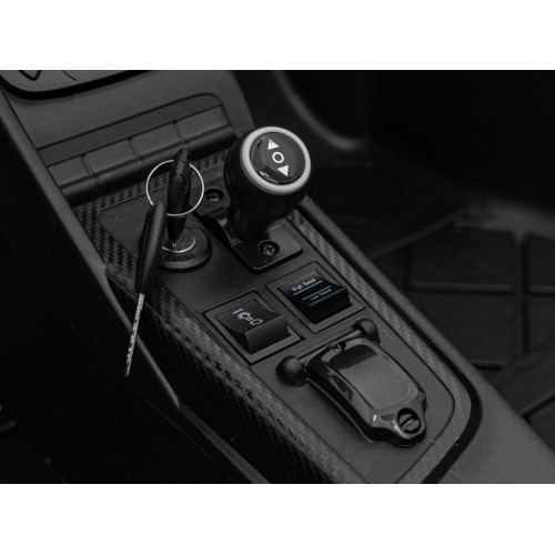 Audi Spyder R8 LIFT vehicle White