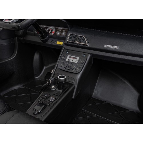Audi Spyder R8 LIFT vehicle White